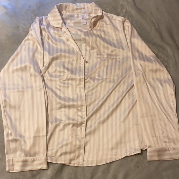 Stripped Pajamas Set - Picture 2 of 4